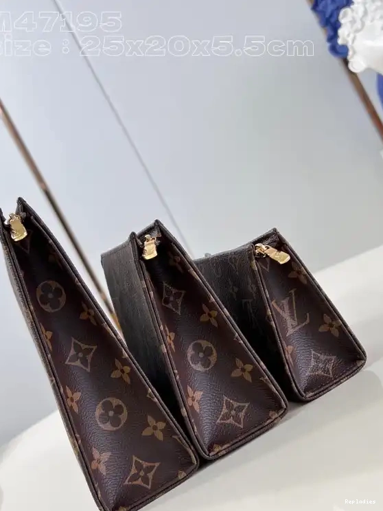 Cheap Toilet Pouch-25*20*5.5cm VUITTON Trio LOUIS 0623